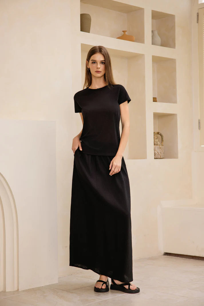 Linen T-Shirt in Black