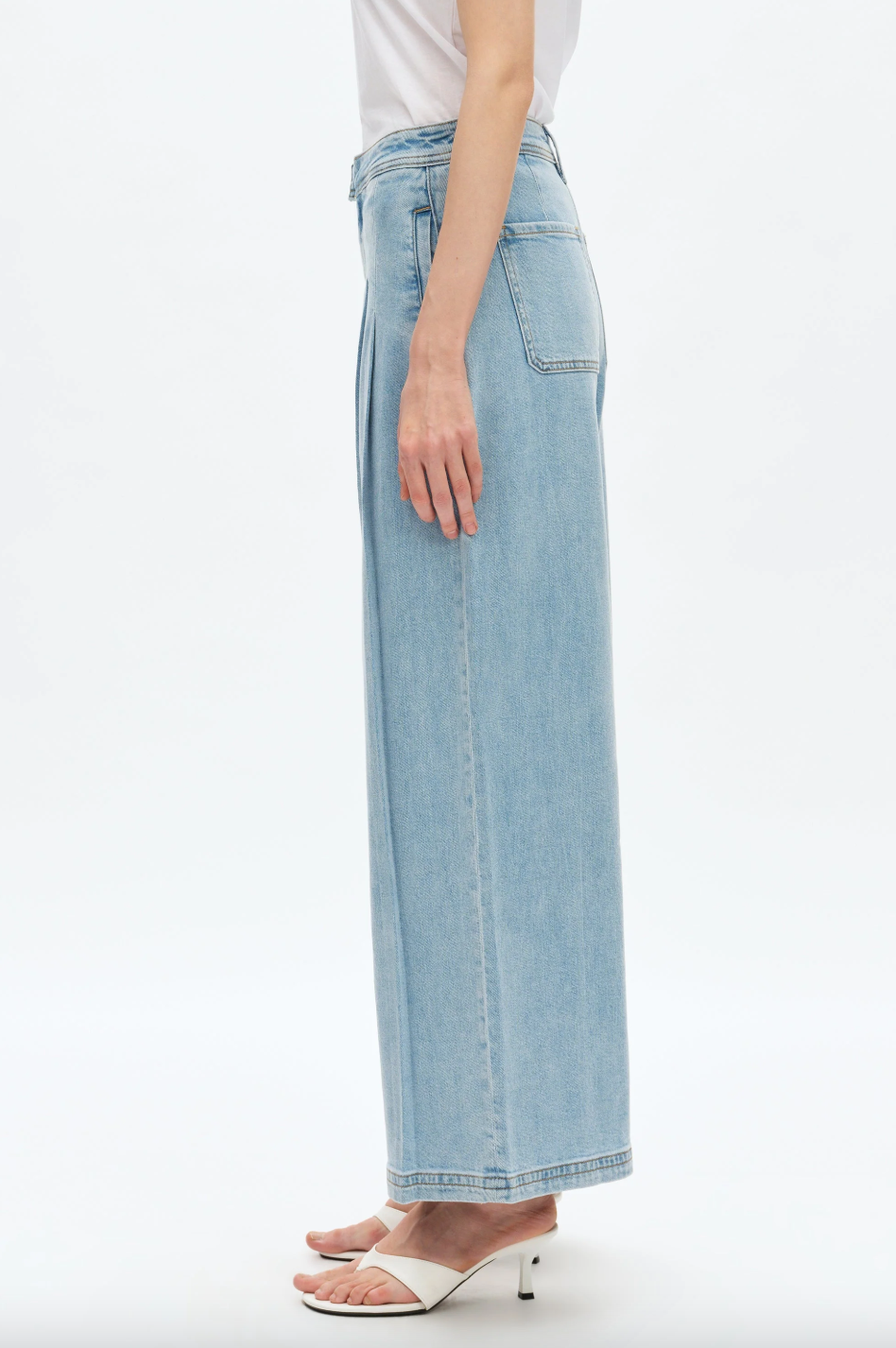 Zephyrine High Rise Wide Leg Jeans in Light Blue