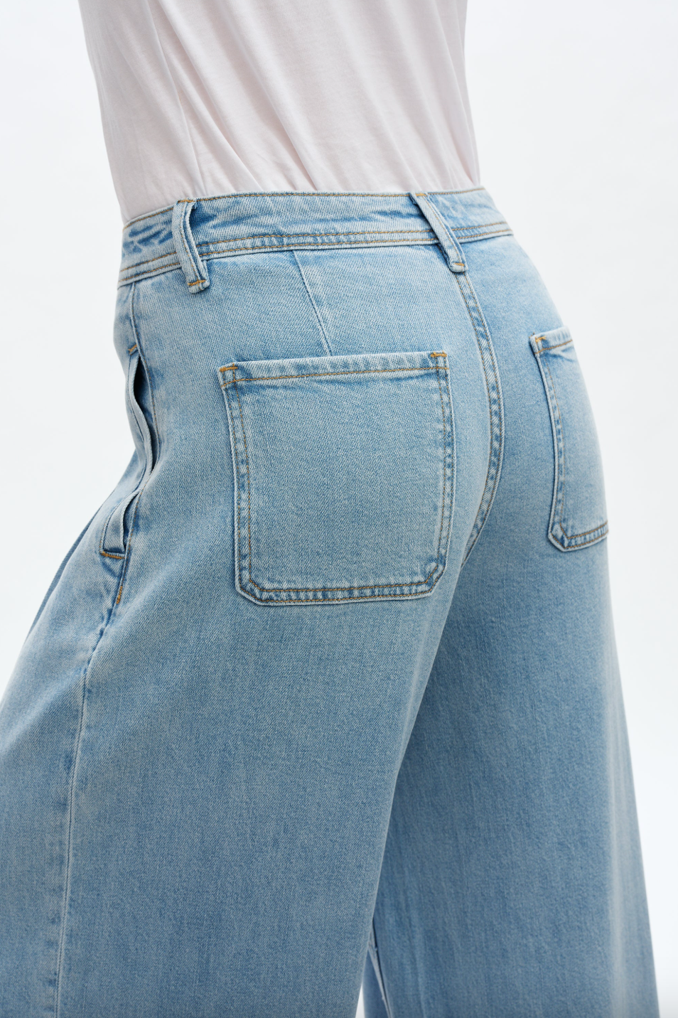 Zephyrine High Rise Wide Leg Jeans in Light Blue